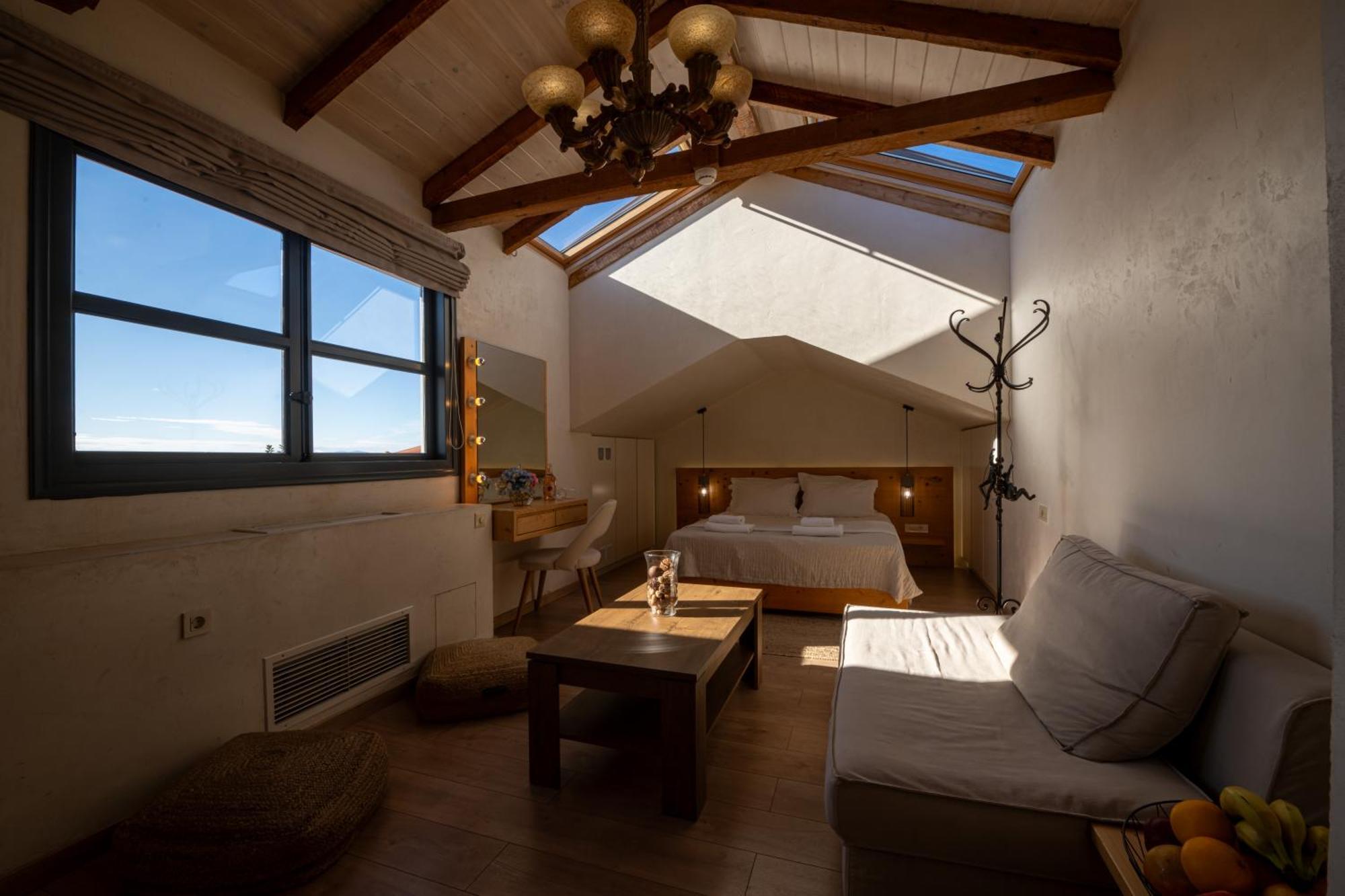 Panellinion Luxury Rooms Kalamata Exterior photo